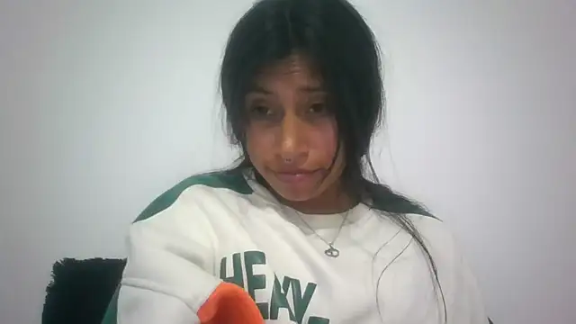 Pocahontas_Honey webcam