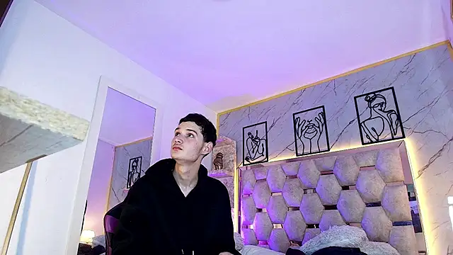 naim_darrechi live cam on StripChat