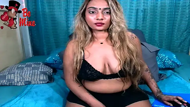 sexyindianchic live cam on StripChat