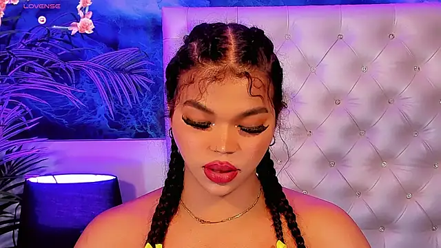Keira_Fox31 live cam on StripChat