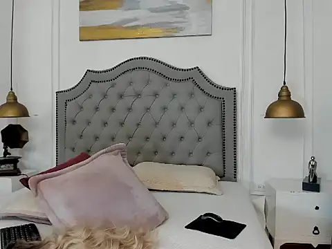 KarenBellucci webcam
