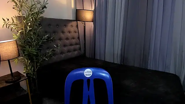 Hugecockasianprincess webcam