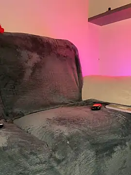 LadySaraNoir webcam