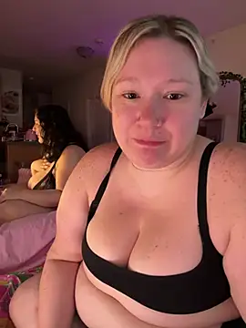 PiggyRose webcam