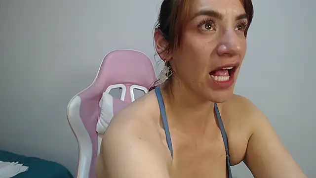 JessiDovee webcam