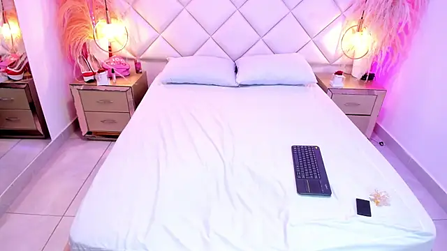 SalomeBins webcam