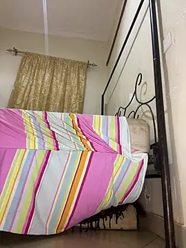 sweet18creamybigpussy webcam