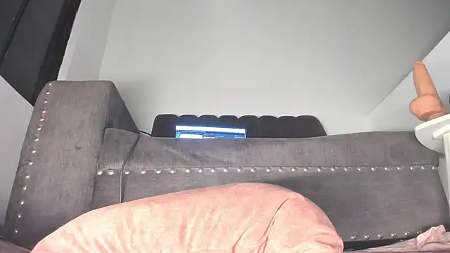 Angelnaughtyyy live cam on StripChat