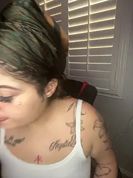 WeluvyouKarma webcam