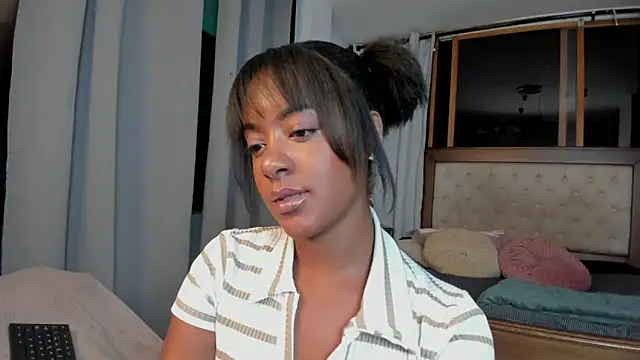 Dahiiana_Foxx webcam