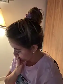 Emilia_Bakerr webcam