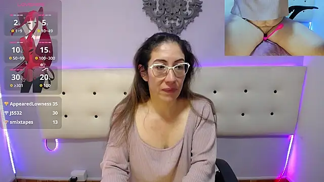 kaylaMinov_ webcam