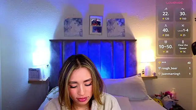 Victoria_Hils webcam