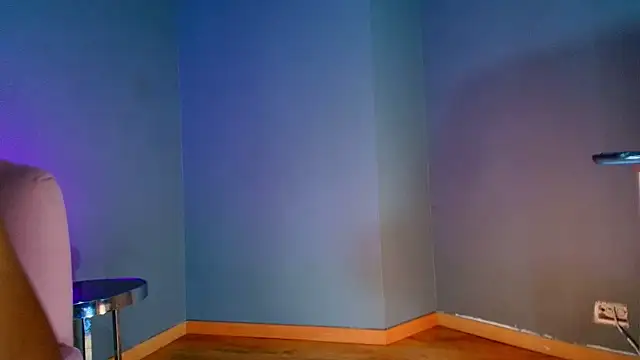 Keny_Romero webcam
