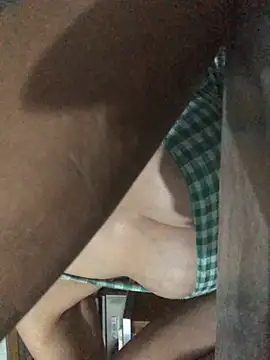 AlevNaz live cam on StripChat