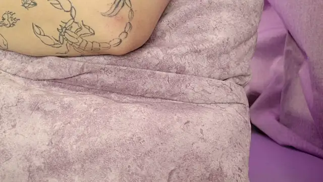 Carolina_Bloom webcam