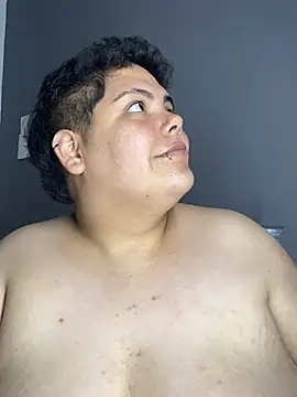 Hailey_Curvy webcam