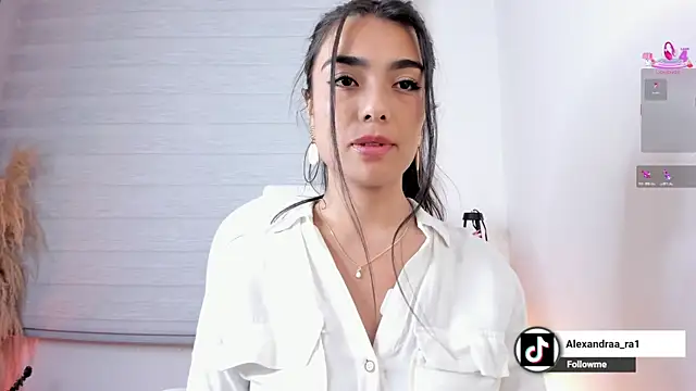 Alexandra_ra webcam