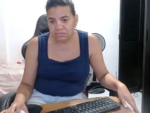 Adriana_0312 webcam