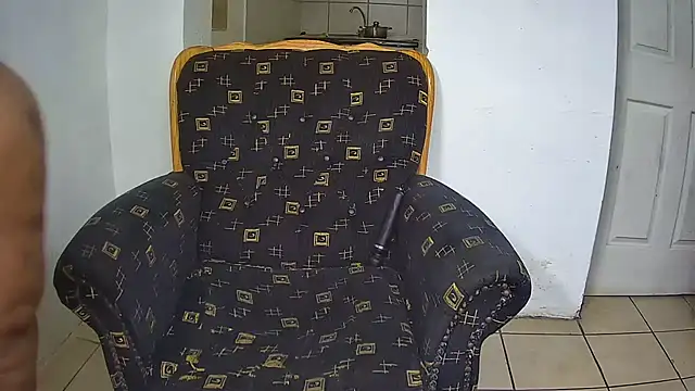 GoldenPussyXOXO webcam