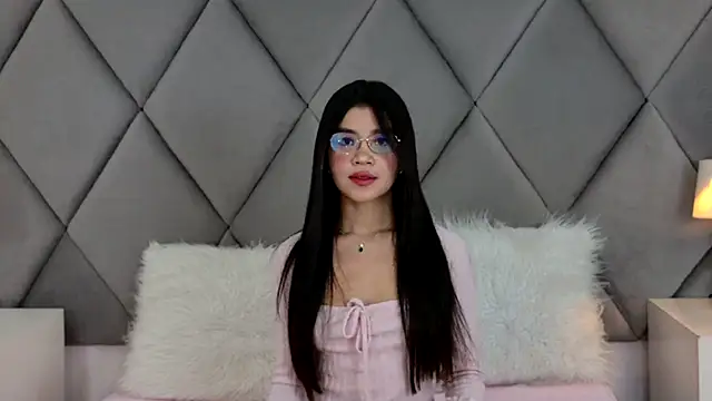 OliviaDiaz live cam on StripChat