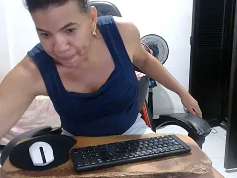 Adriana_0312 webcam