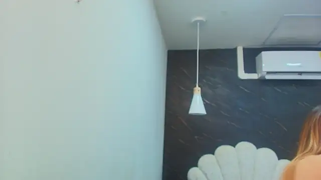 kissme_luna webcam