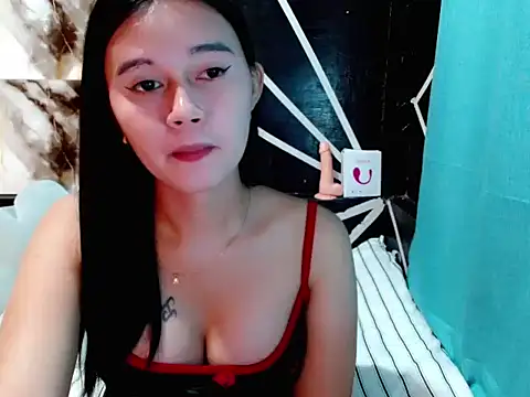 urgirl_mikah webcam