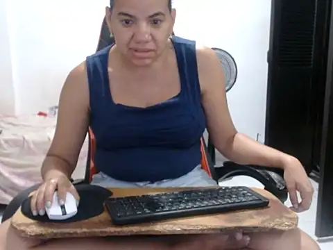 Adriana_0312 webcam
