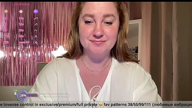 ollydoll92 live cam on StripChat