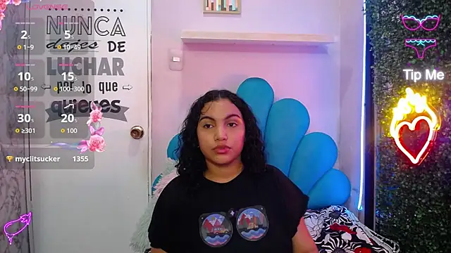 valeria_martinez19 live cam on StripChat