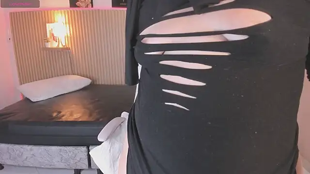 samanee_konn webcam