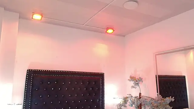 Juliieta_gray webcam