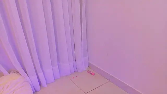 ZoeyPetit webcam