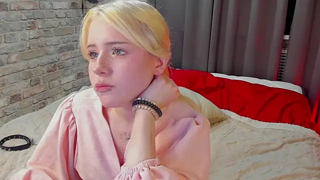 kikipeach webcam