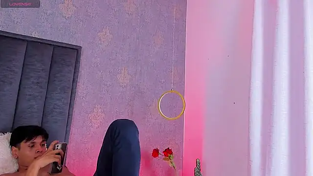 Alejandroo_Montenegro live sex cam