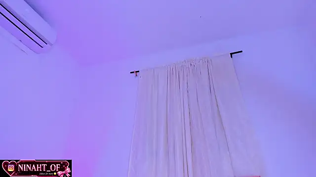 ninaht webcam