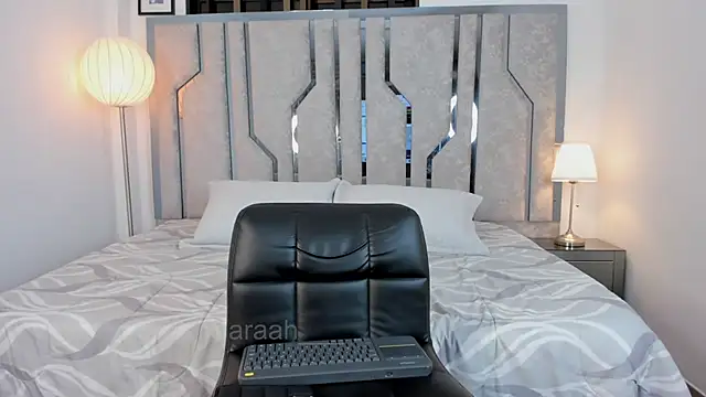 _Saraah webcam