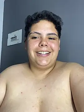 Hailey_Curvy webcam