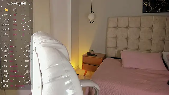 Naomy9_ webcam