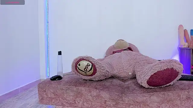 SusanLustTV webcam