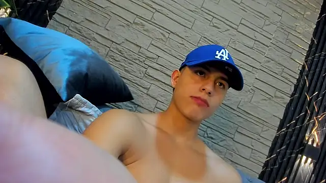 Lander_Cruz Live Webcam on Stripchat