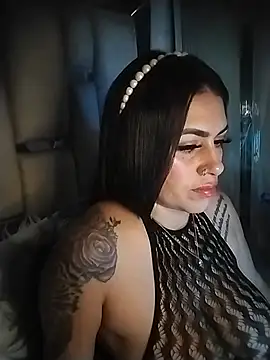 chelaqueen_ live cam on StripChat