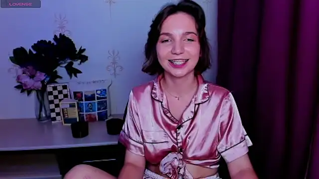 KindHazelHere_ webcam