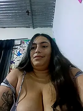 xandra252 live cam on StripChat