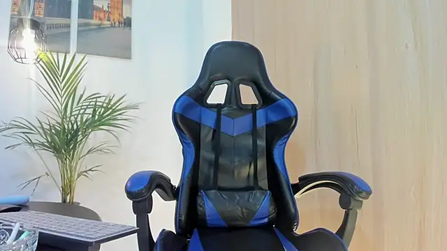 LauraBonnet7 webcam