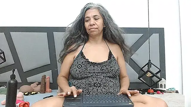 chanel_grant webcam