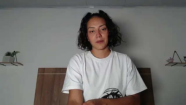 Wendy19_ live cam on StripChat