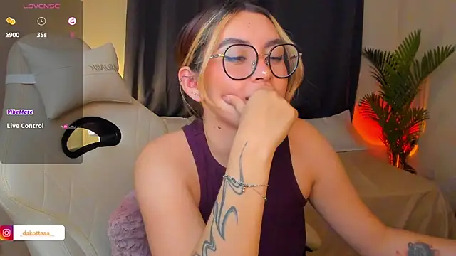 dakottaa_ webcam