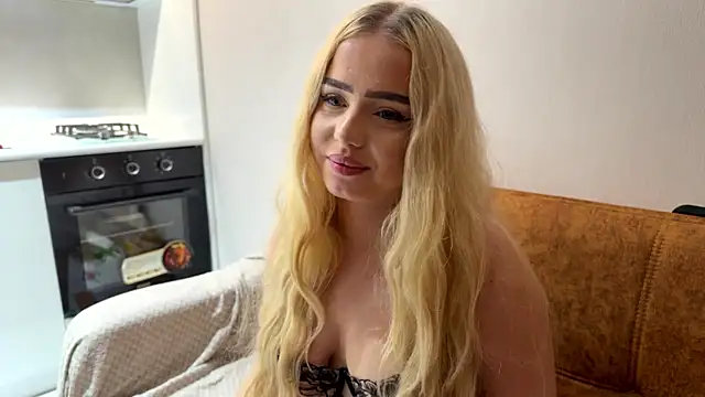 Blonde88888 webcam